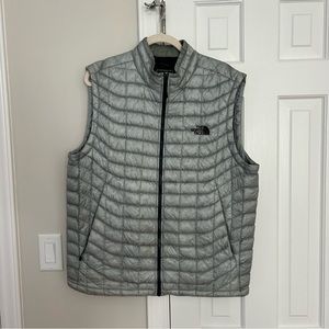 The North Face ThermoBall Eco Vest Men’s Size L Grey